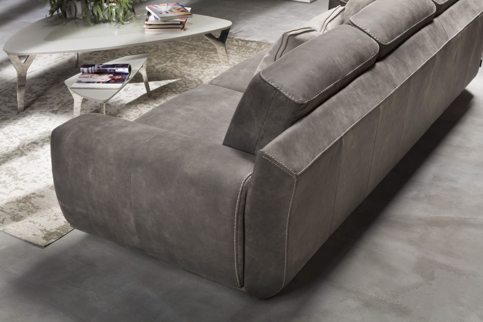 Bracci Artu Sofa image 2