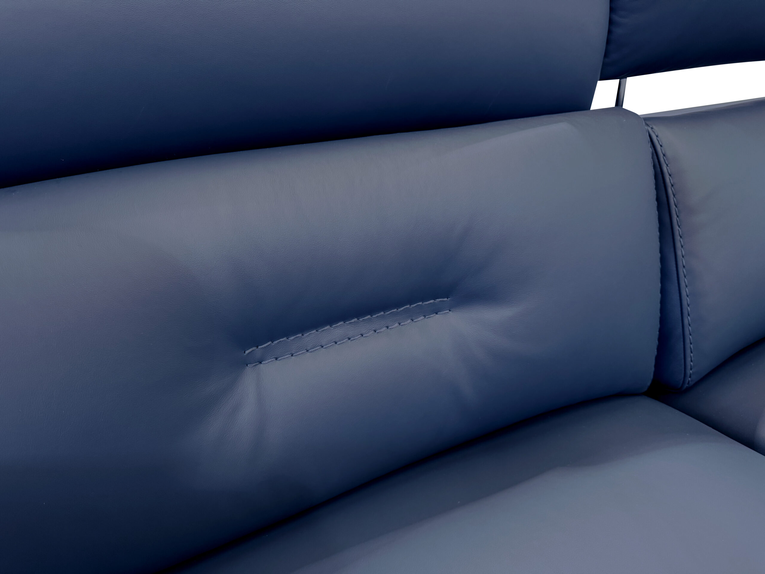 Bracci Casual Sectional image 10