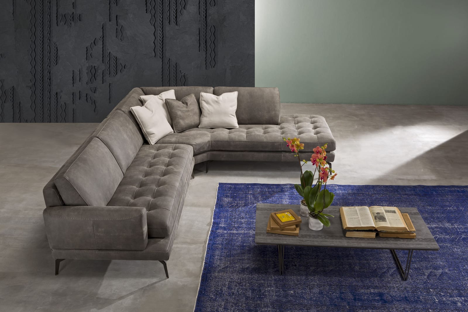 Bracci Living sectional front view