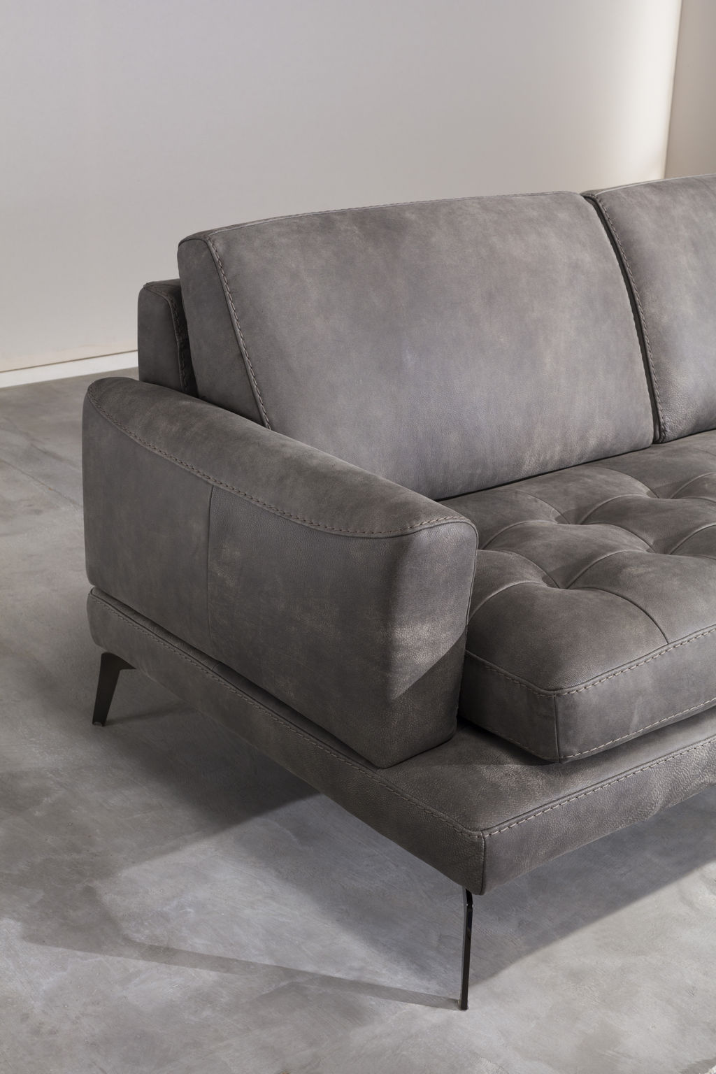 Bracci Living sectional side detail