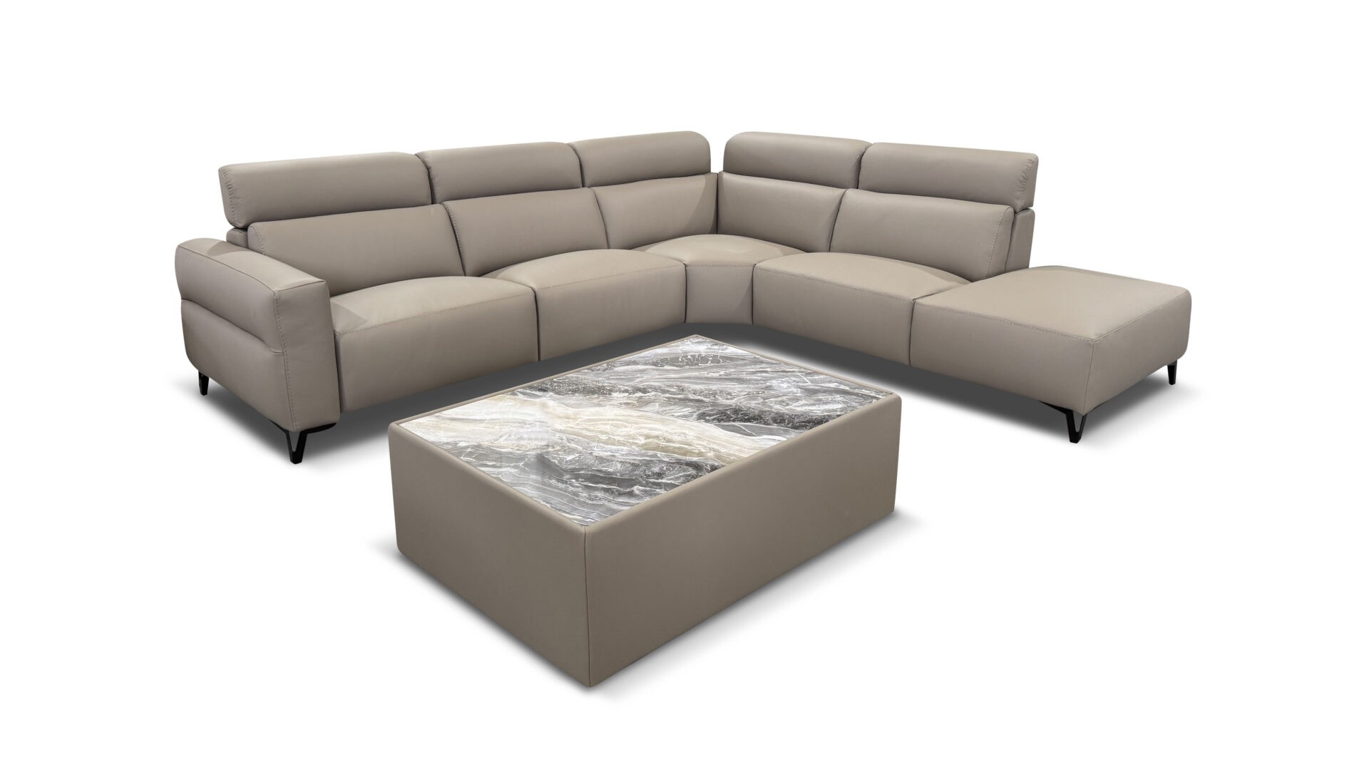 Bracci Regal Sectional image 4