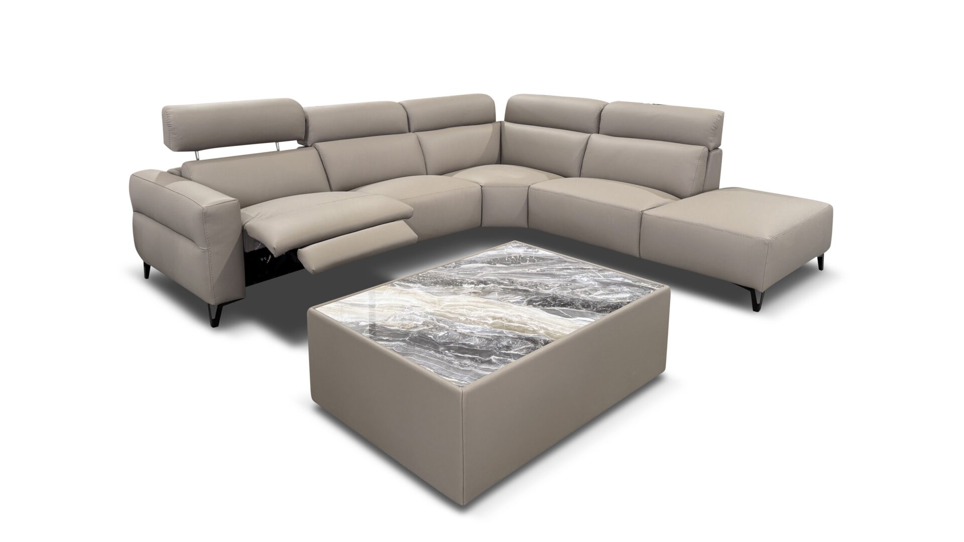 Bracci Regal Sectional image 5