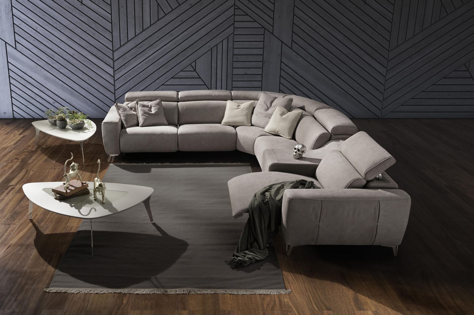 Zeus Sectional image 2