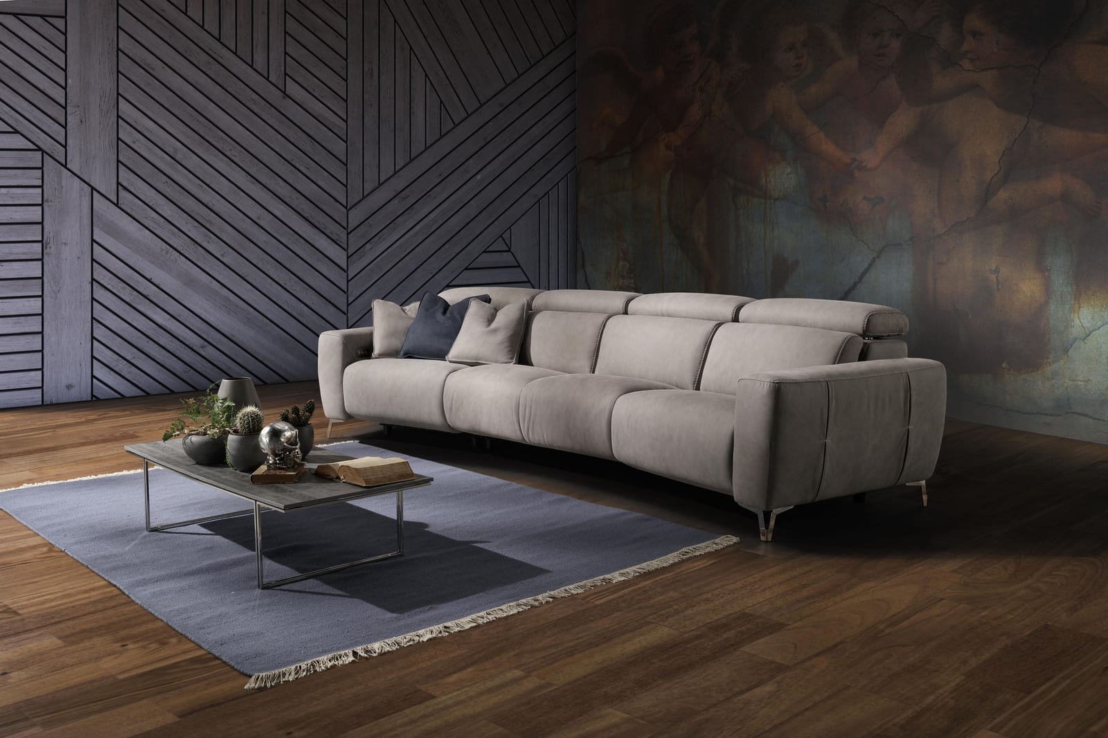 Zeus Sectional image 4