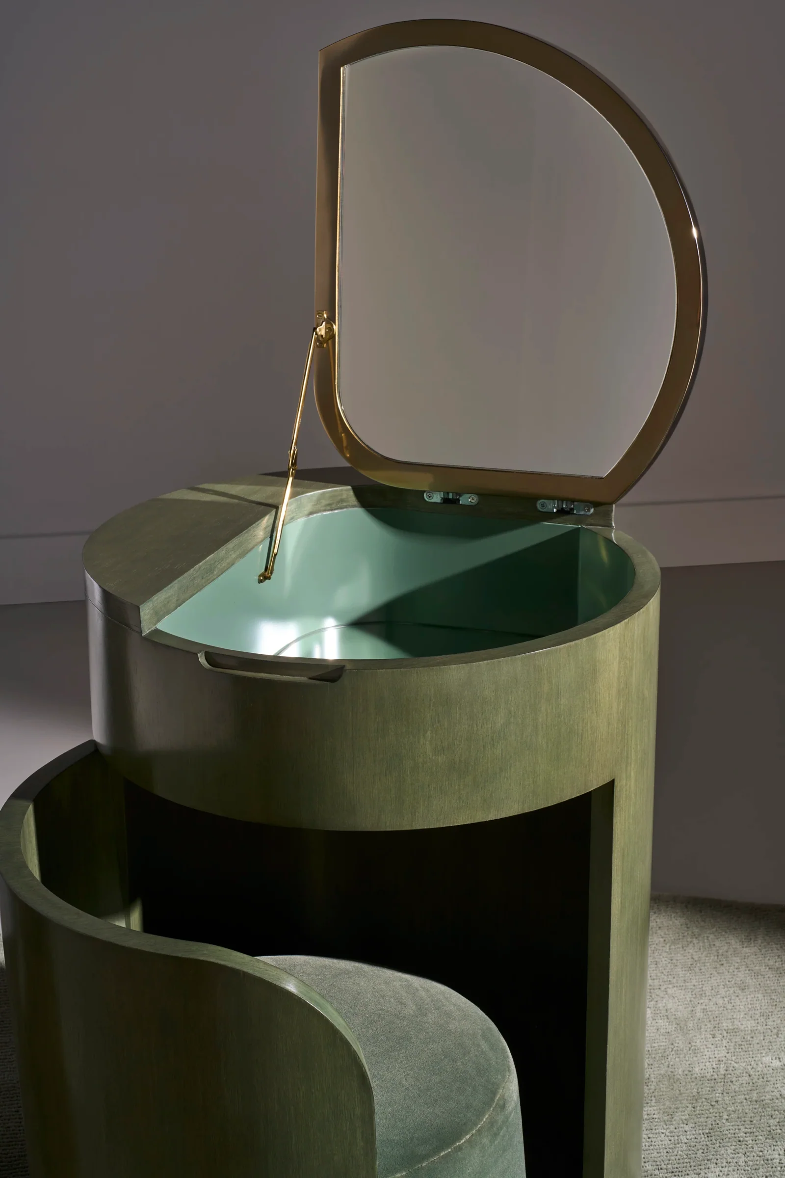 Absinthe Vanity — view 4