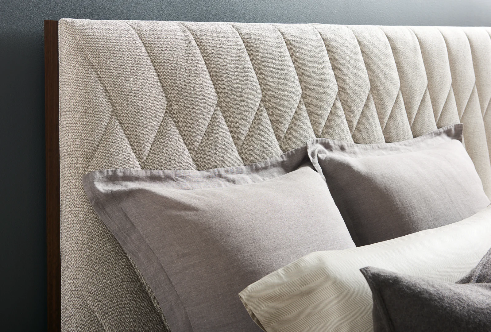 Moderne Bed Qn — view 3