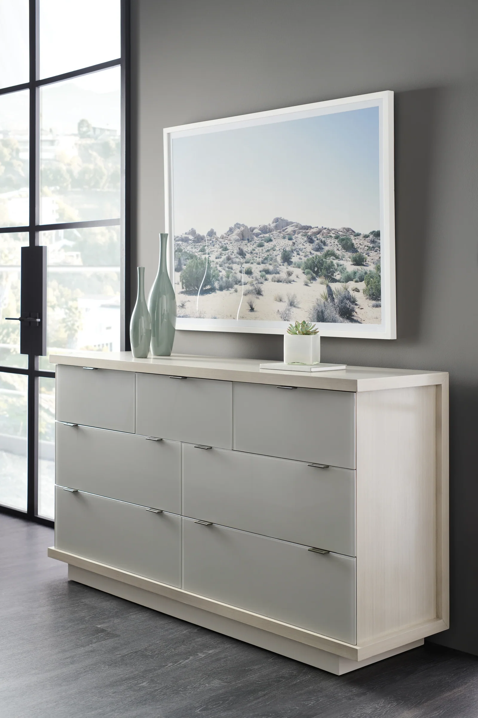 Expressions Dresser — view 2