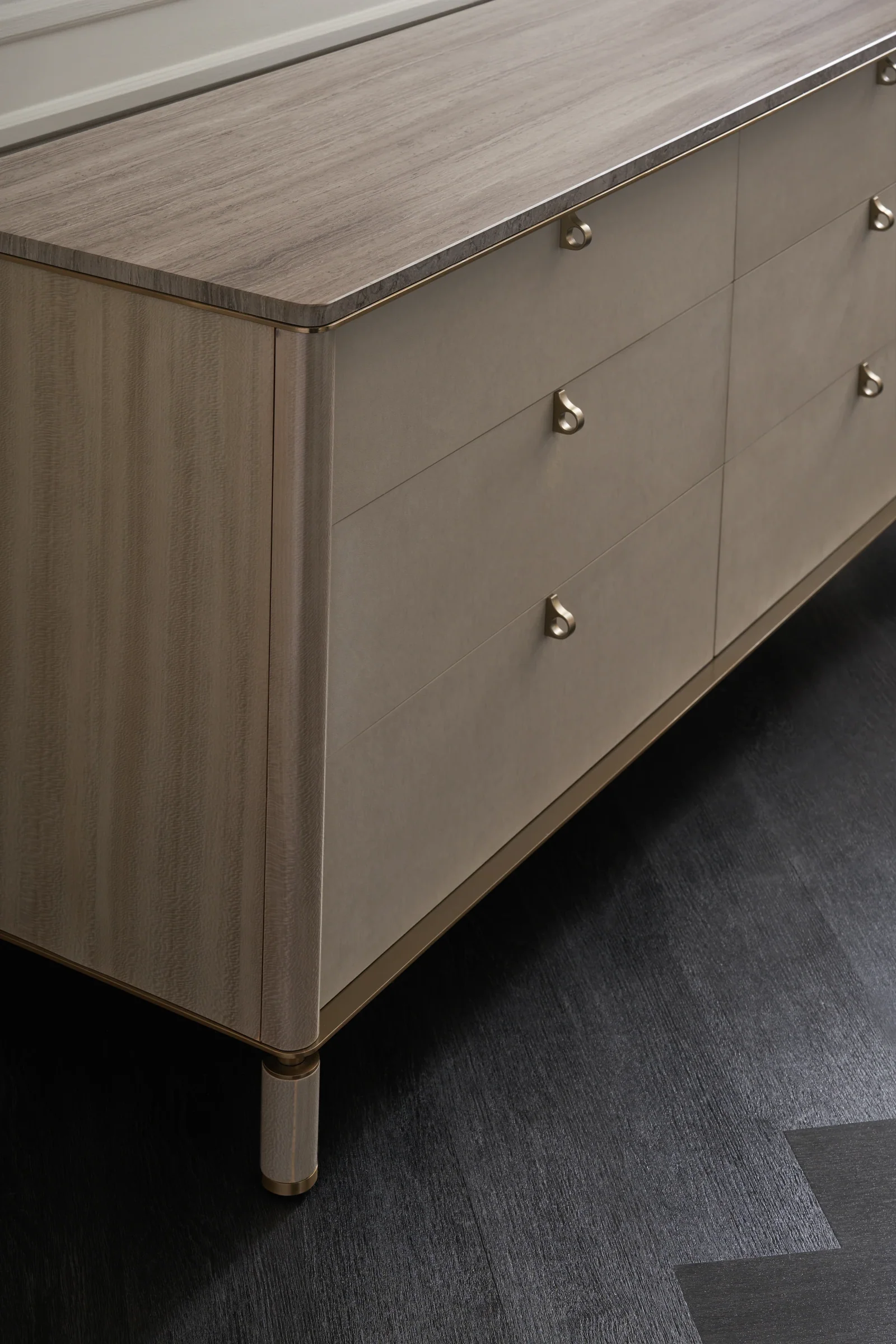 Balance Dresser — view 4
