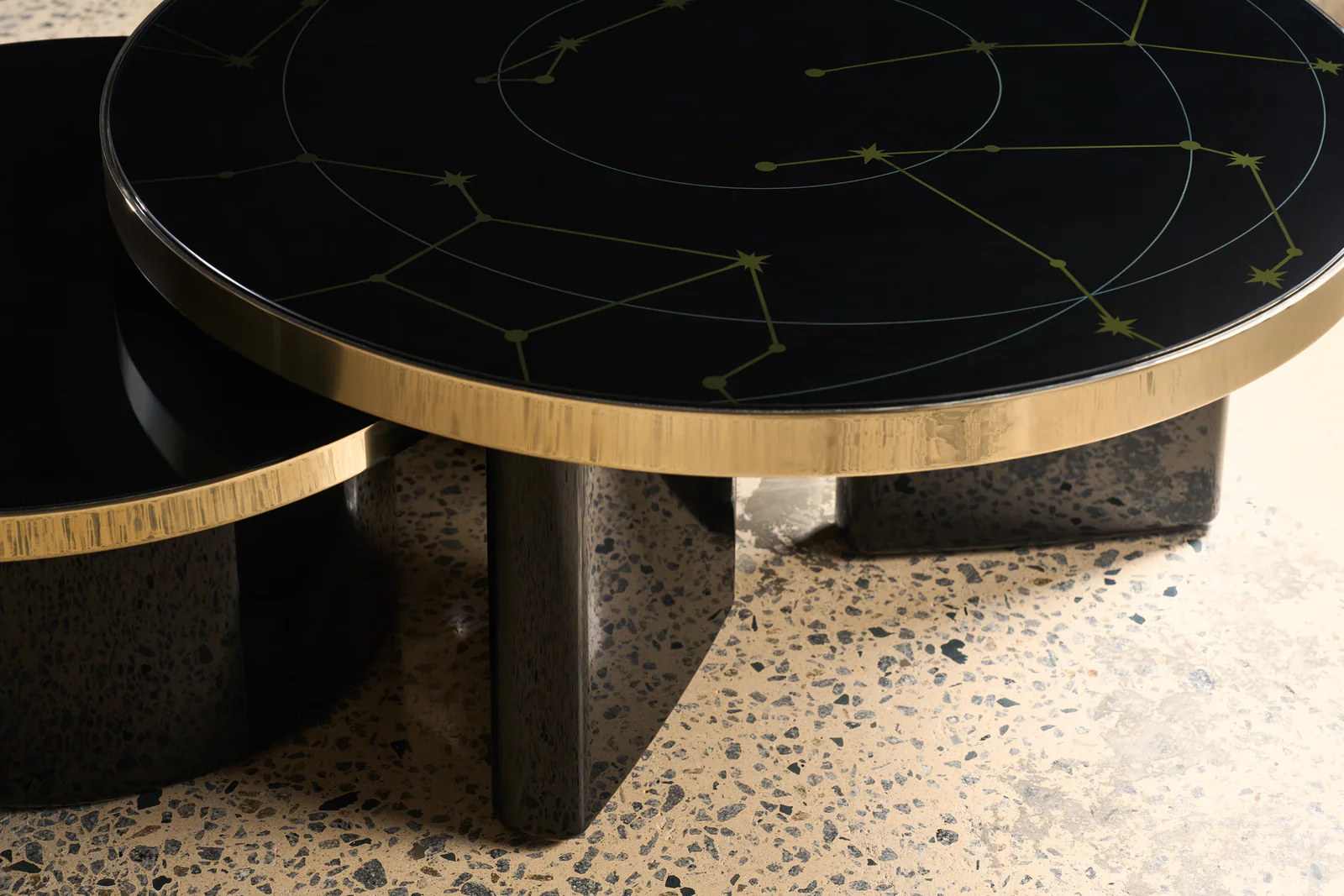 Umbra Lg Cocktail Table — view 3