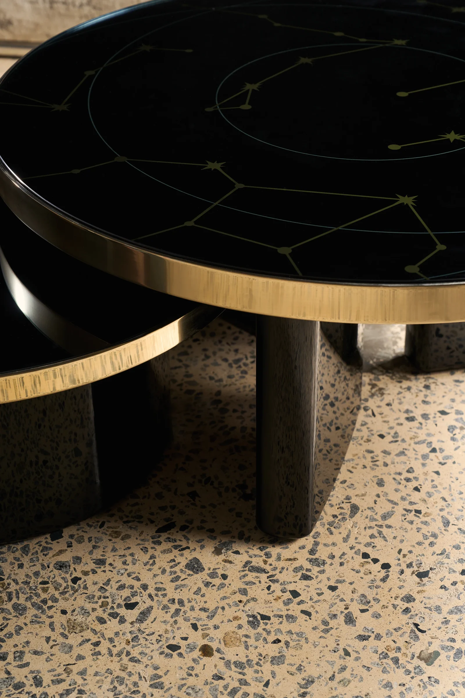 Umbra Lg Cocktail Table — view 4