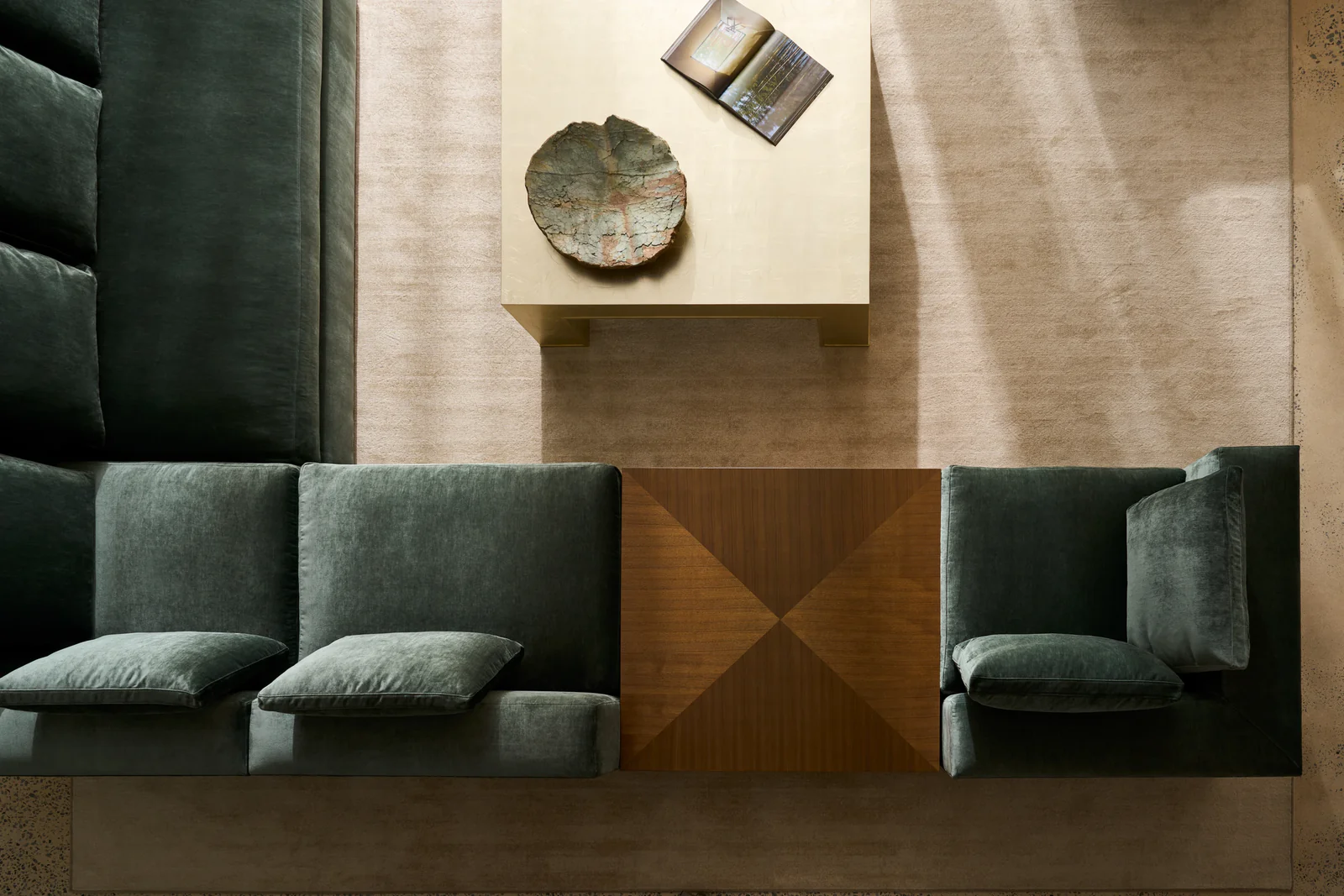 Bello Corner Laf Chair — view 3