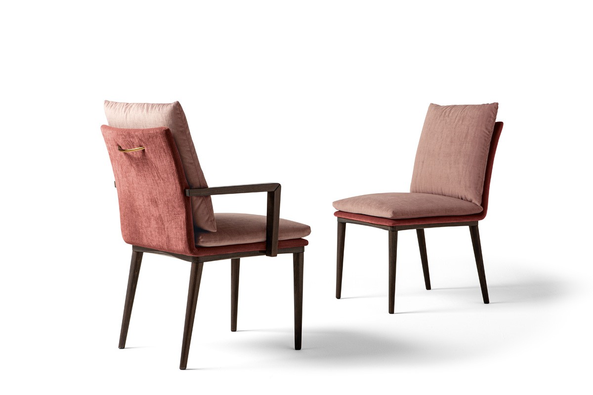 Komfy Chair in a room setting