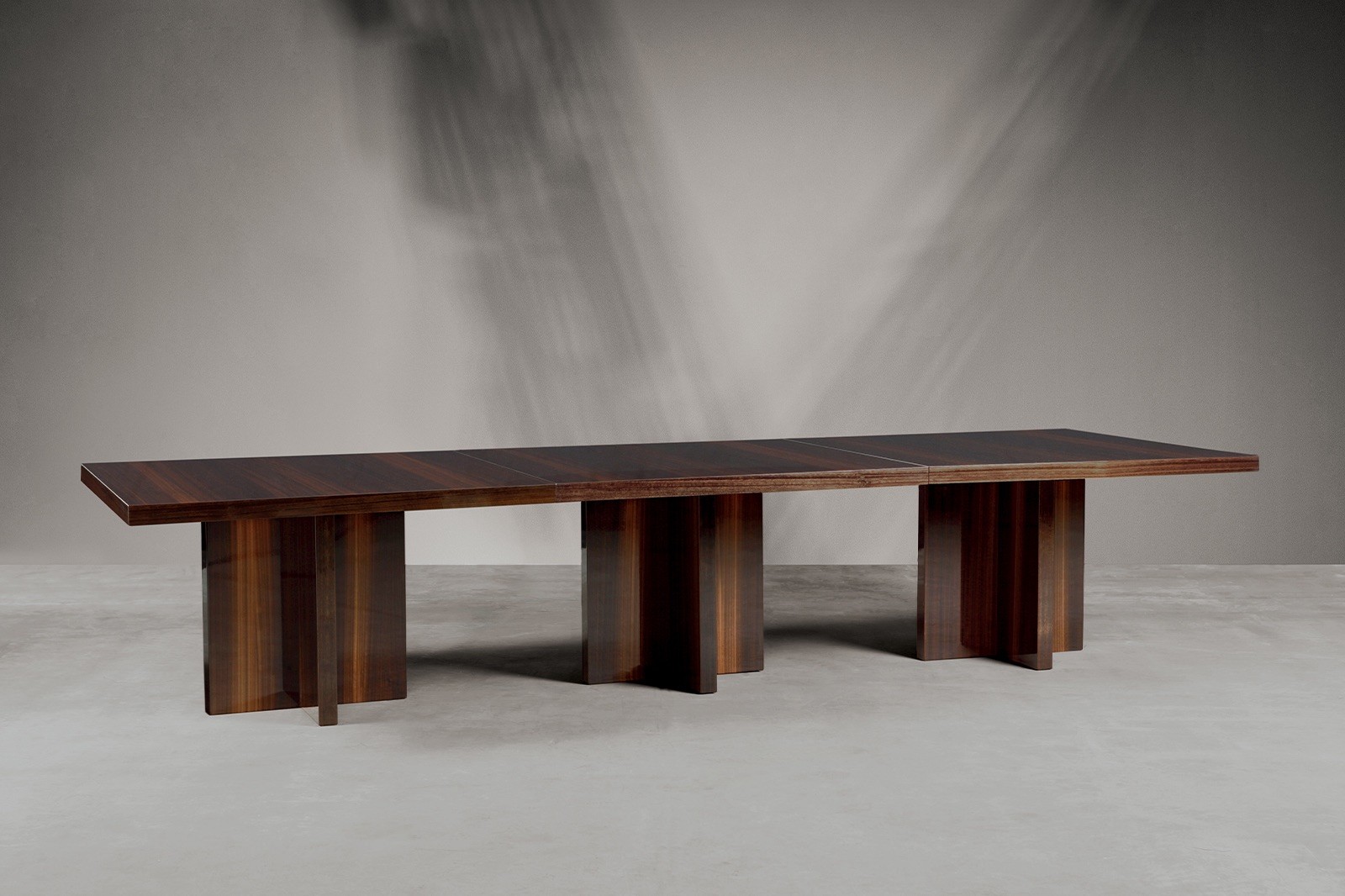 Maxi Dining Table in a room setting