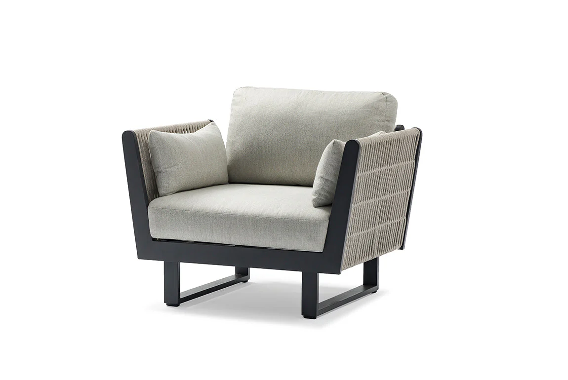 BREEZE armchair