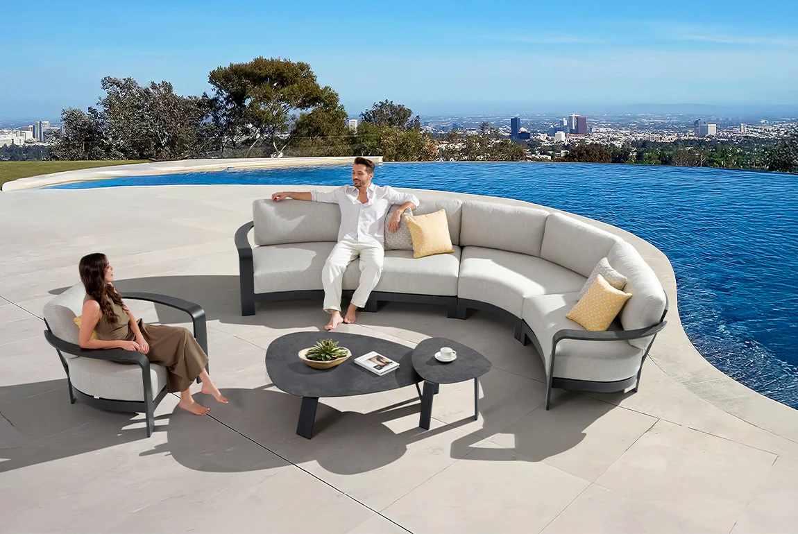 SO CHIC coffee table — view 3