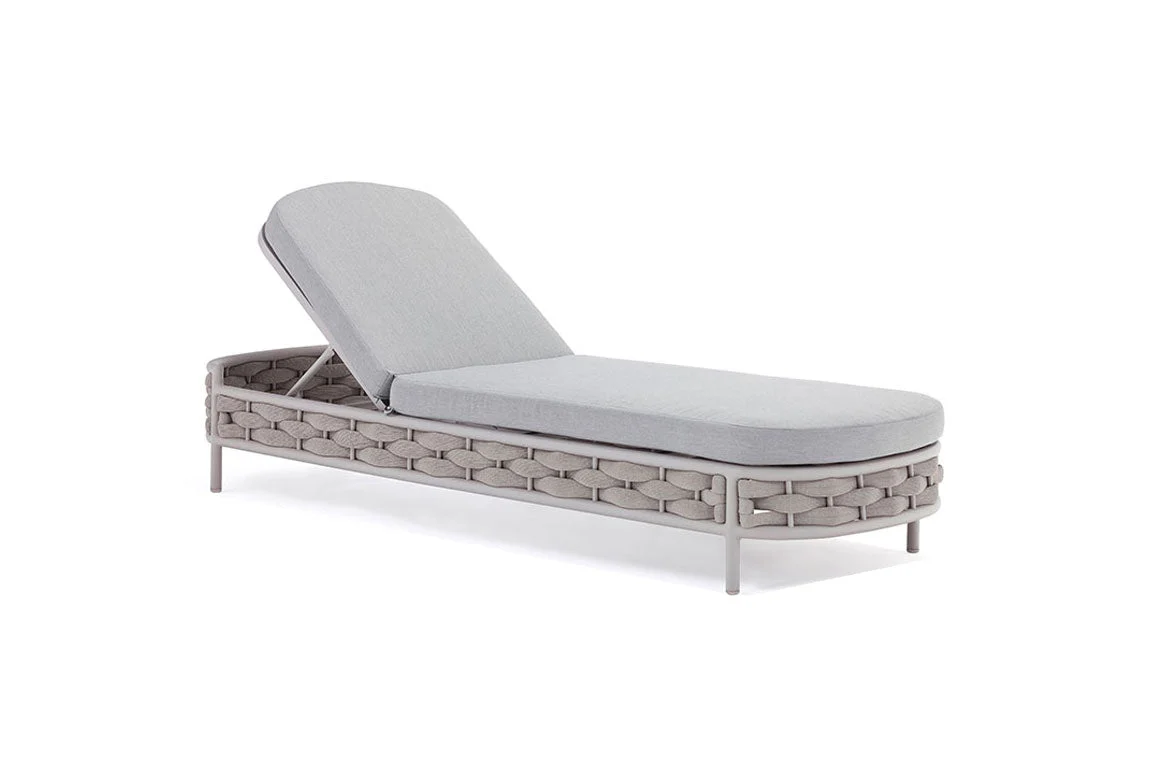 LOOP chaise lounge