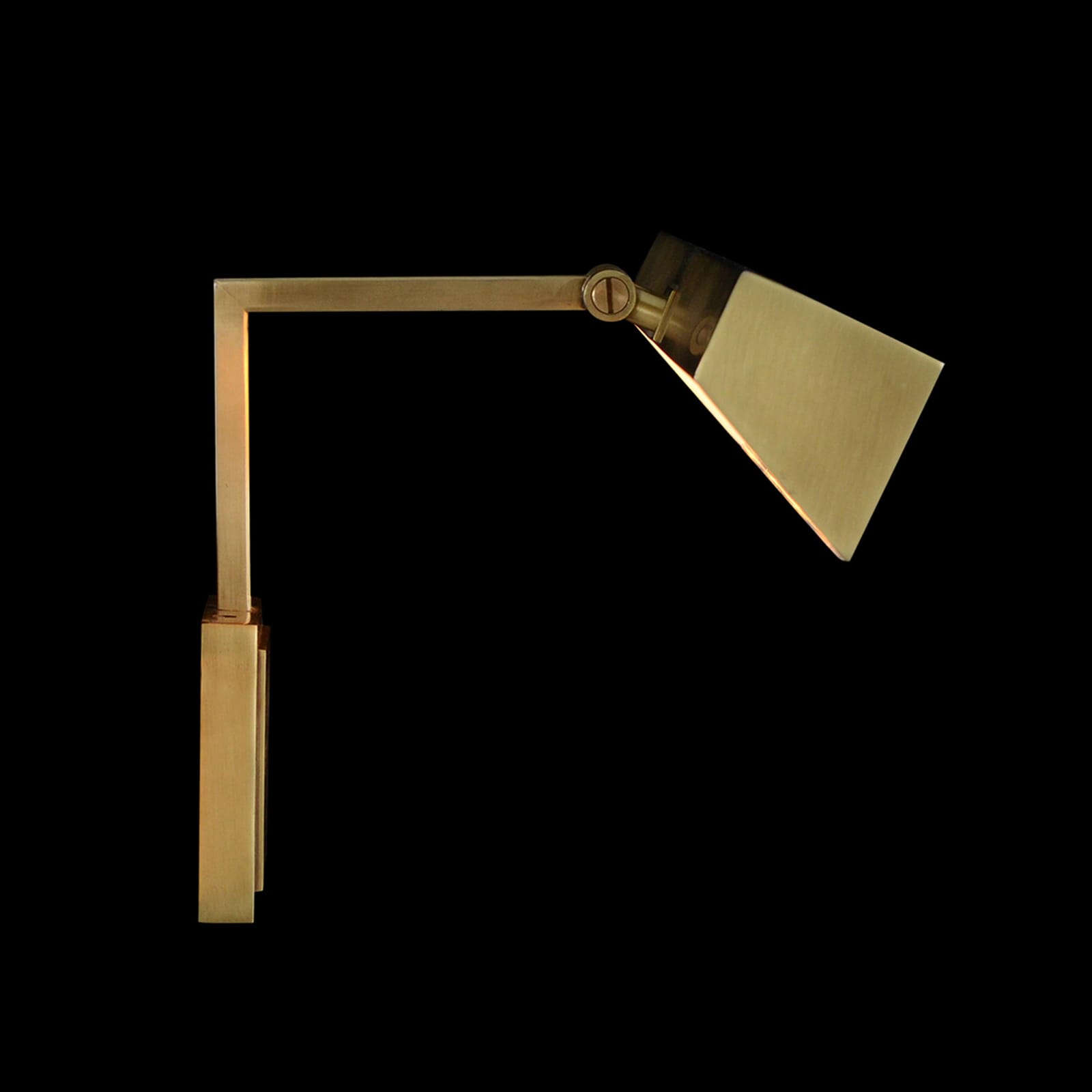 John Richard Antique Brass Wall-Mounted Picture Light official image 2