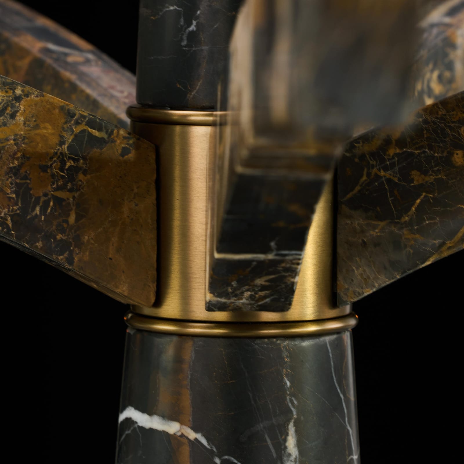 John Richard Inverness Fifteen-Light Chandelier official image 5