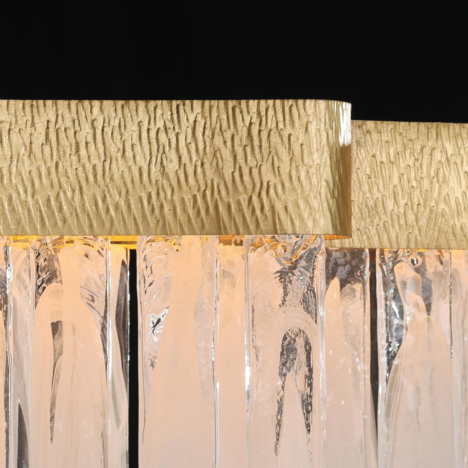 John Richard Eos Horizontal Chandelier official image 4
