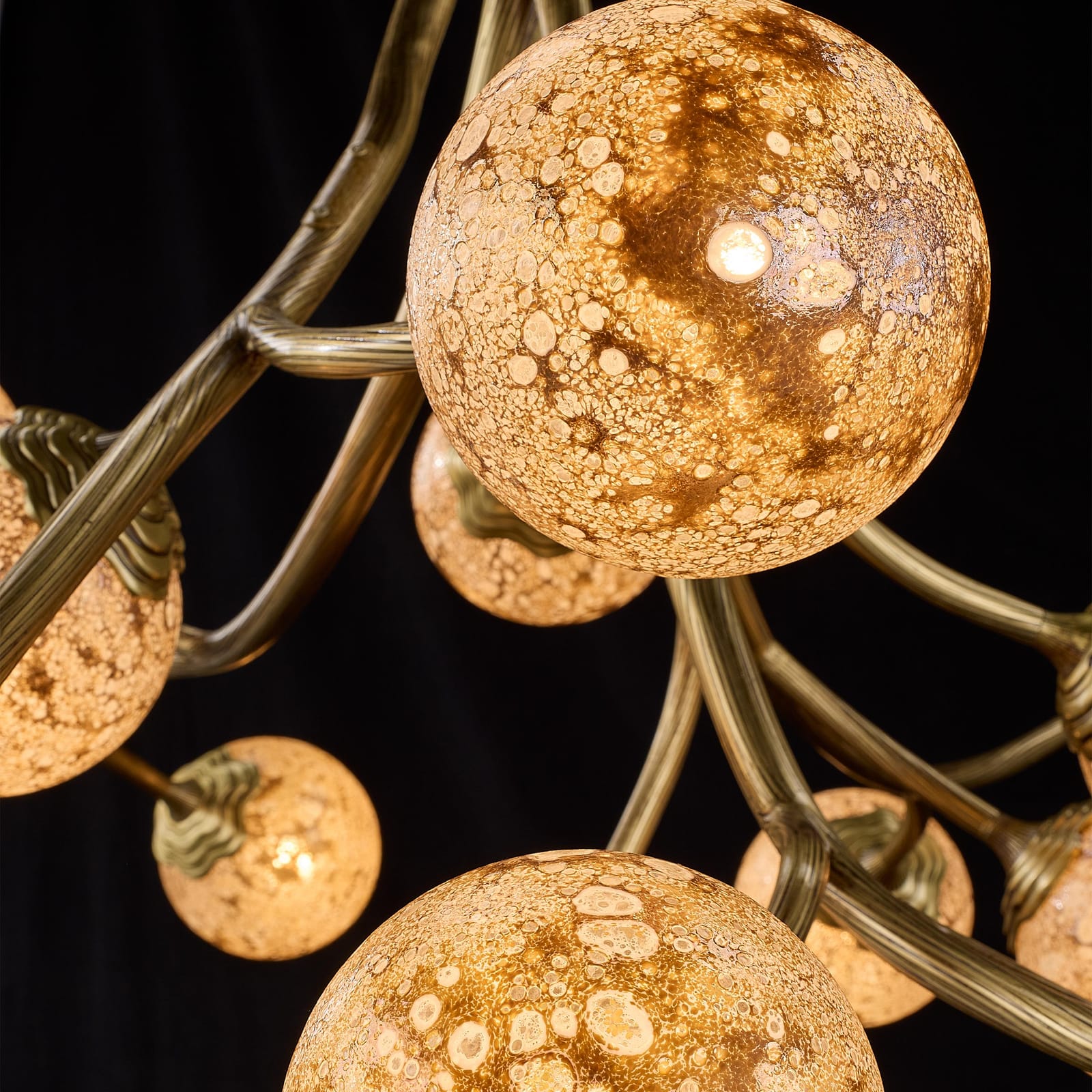 John Richard Melia Sixteen-Light Horizontal Chandelier official image 5