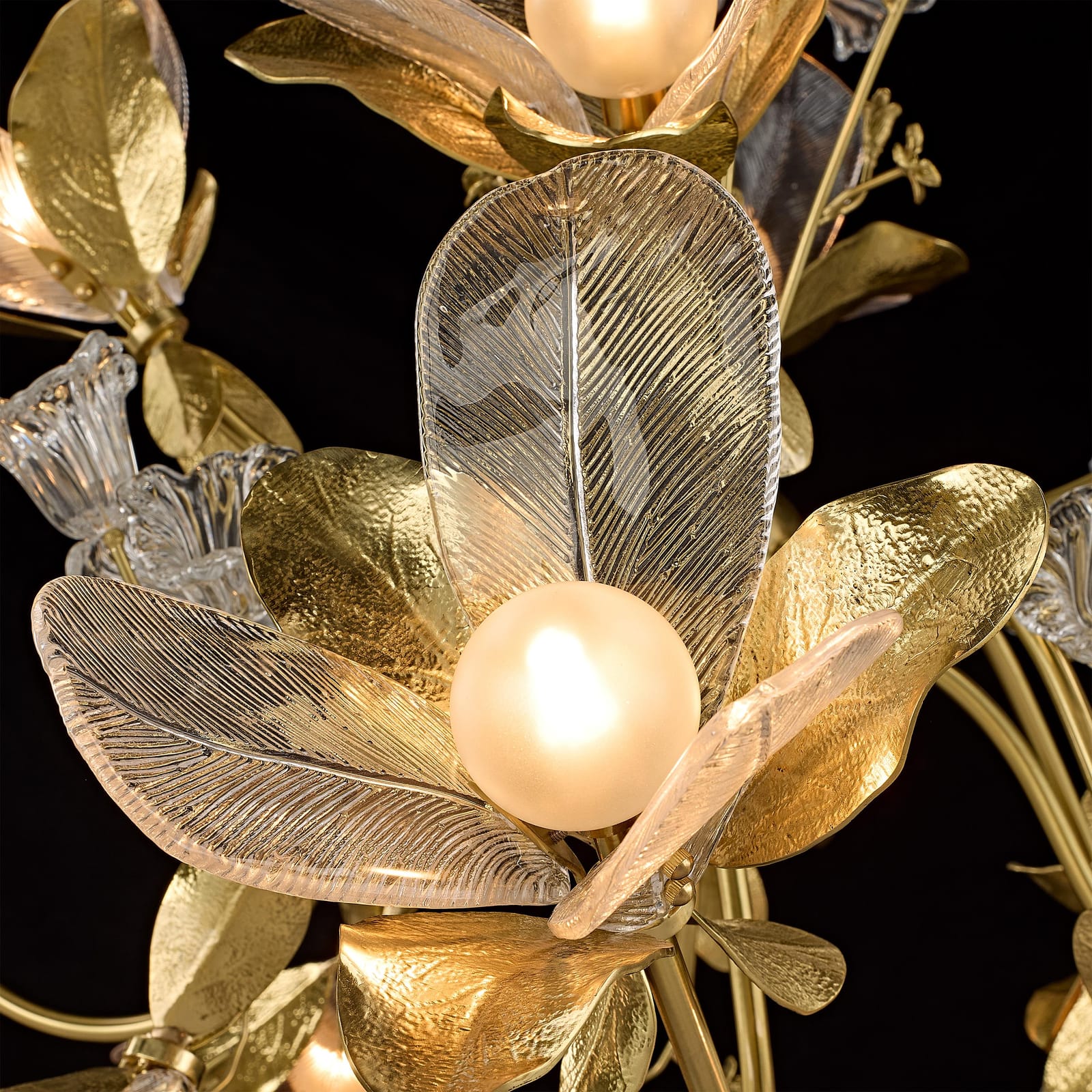 John Richard Dryad Twelve-Light Chandelier official image 3