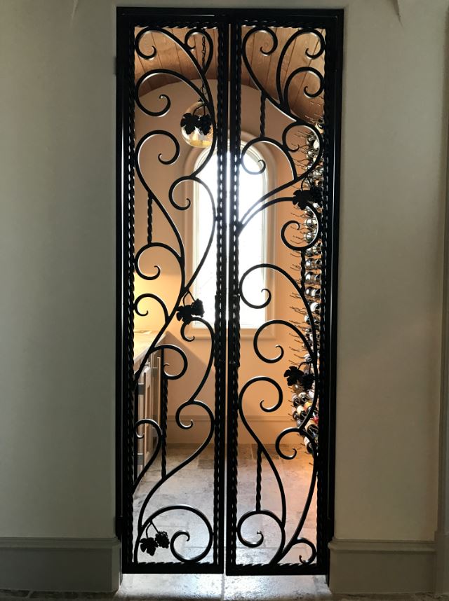 Wine Cellar Gates Tentang Kolam Kandang Ternak